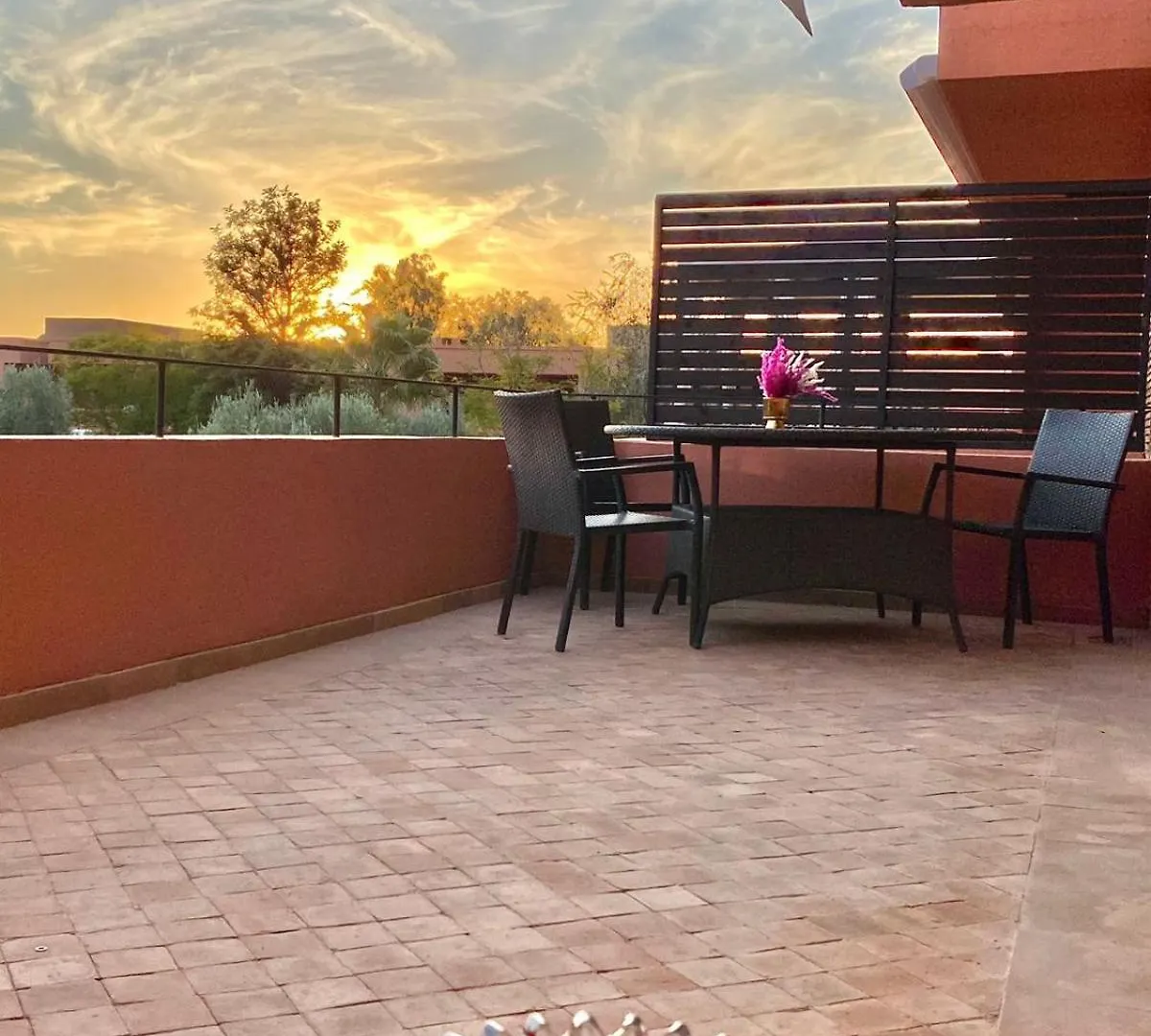 Lägenhet La Magie De L'Atlas A Votre Terrasse Marrakesh Marocko